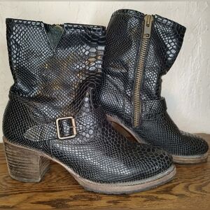 Freebird By Steven Carlito Black Snakeskin Moto Ankle Boots Grunge